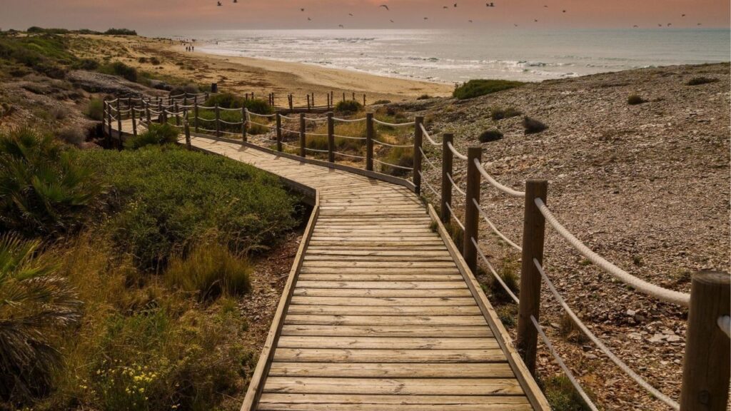 Hostetur impulsa la temporada de escapadas en la Costa Cálida tras un verano excepcional