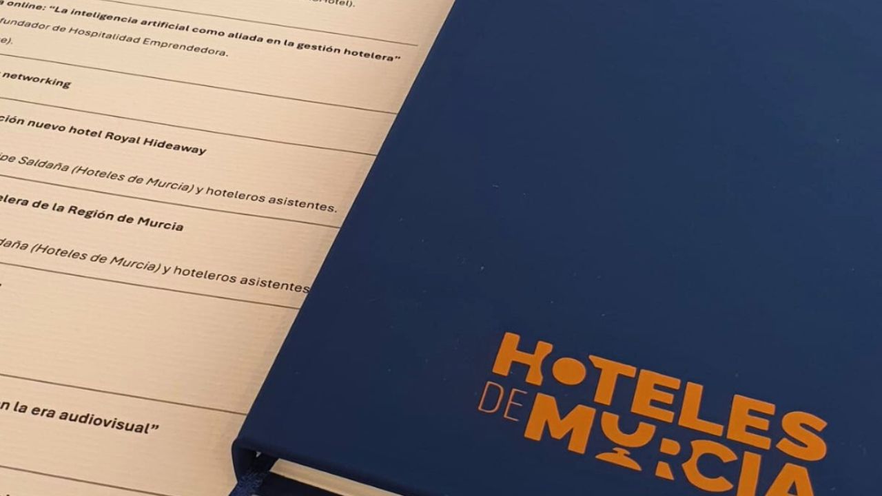 Hostetur participa en la mesa redonda sobre la situación hotelera en la Región de Murcia