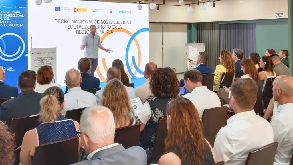 Hostetur en I Foro Nacional de Sostenibilidad Social del Turismo